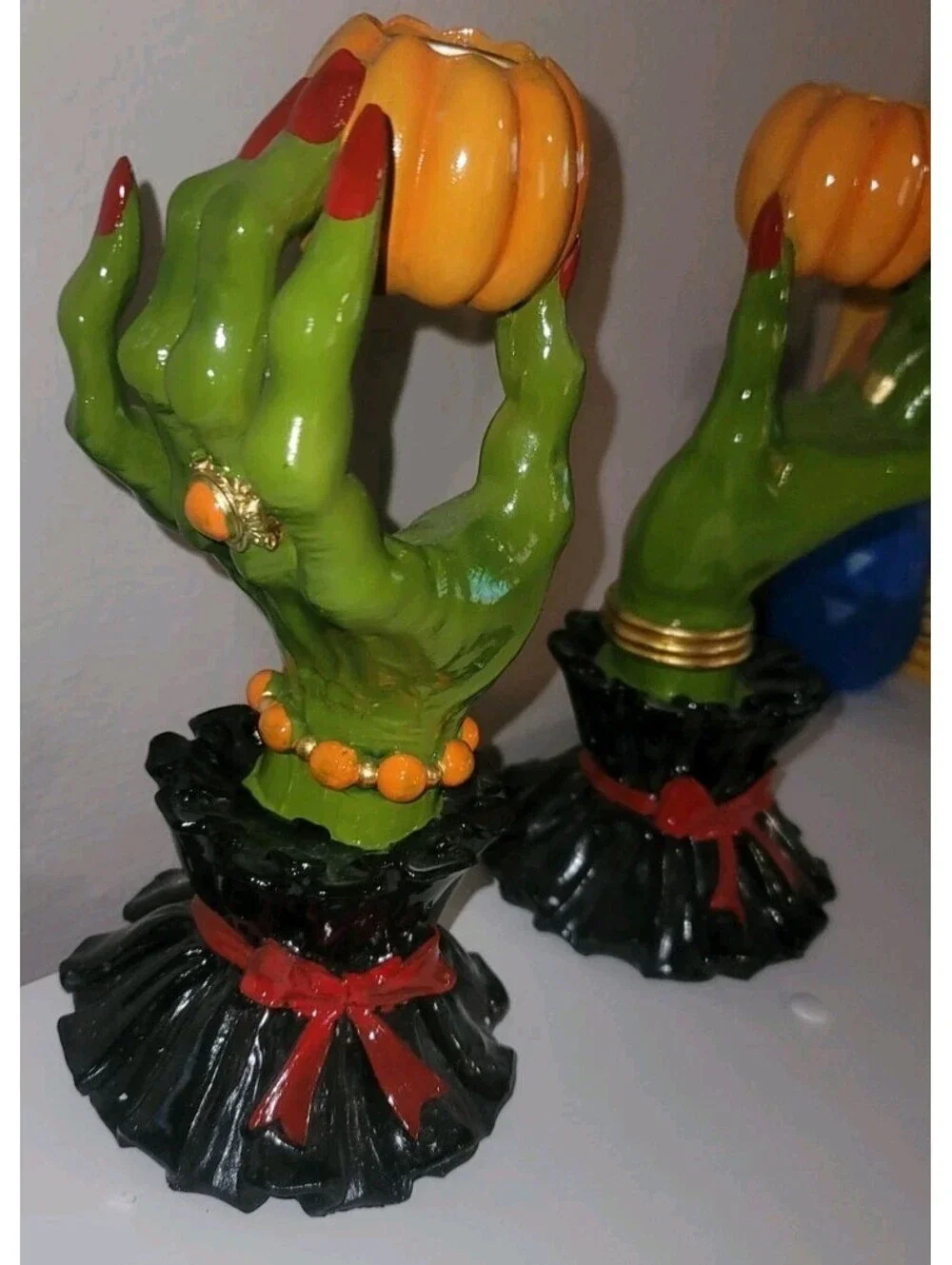 BROOMSTICK BLVD GREEN WITCH HANDS W/ RINGS & BRACELET RED NAILS 2 CANDLE HOLDERS